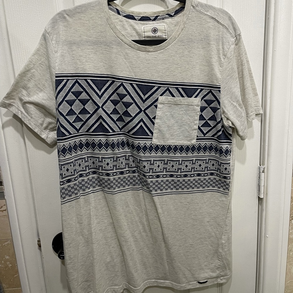 Grey tee